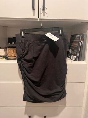 Evereve sundry black Ruched Women's Skirt - size 3. New with tag